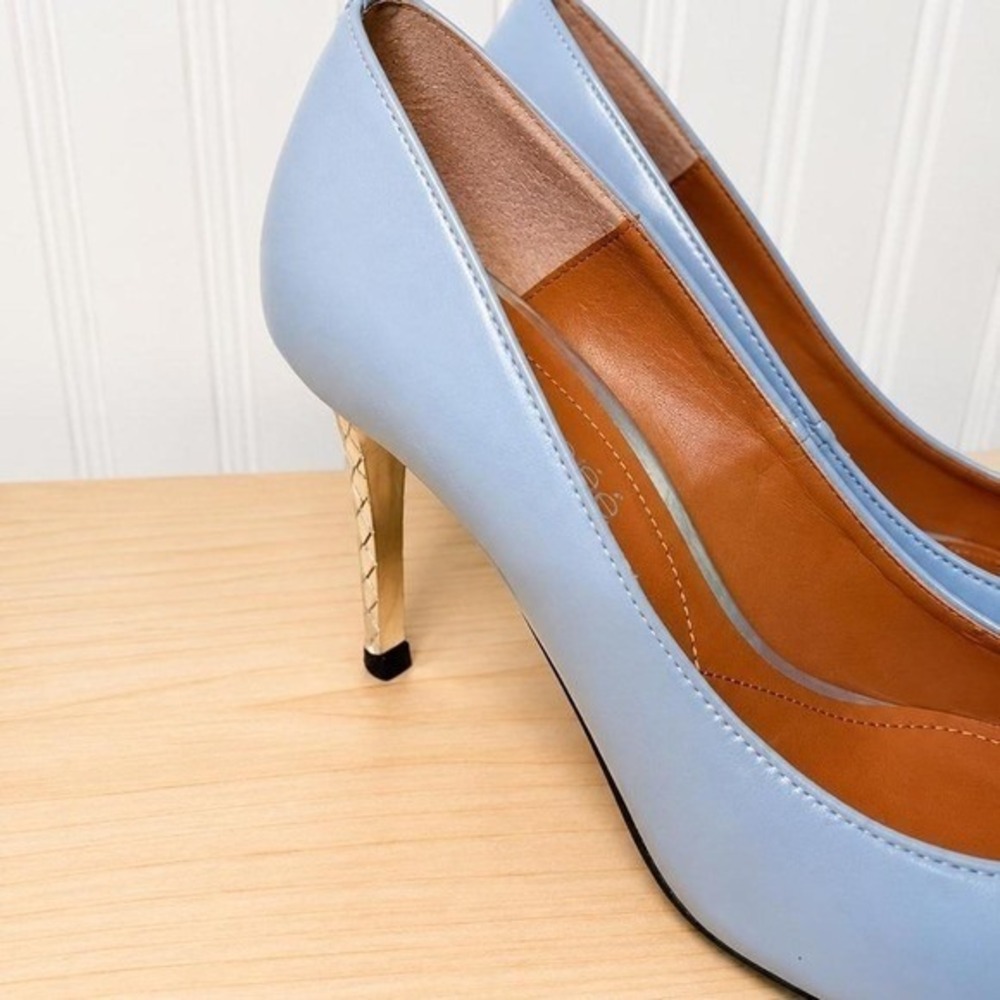J. Reneé Pointed Toe Pumps with Metallic Sculpted Heel - Picture 4 of 7